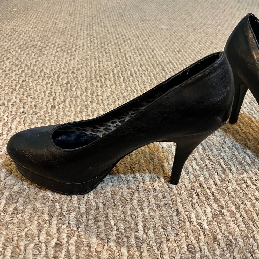 ❤️Unlisted Black Faux Leather Round Toe Stiletto Heel Platform Pumps Size 8.5 - Picture 3 of 16
